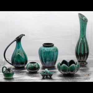Vintage Blue Mountain & Canuck pottery set (lot of 7)